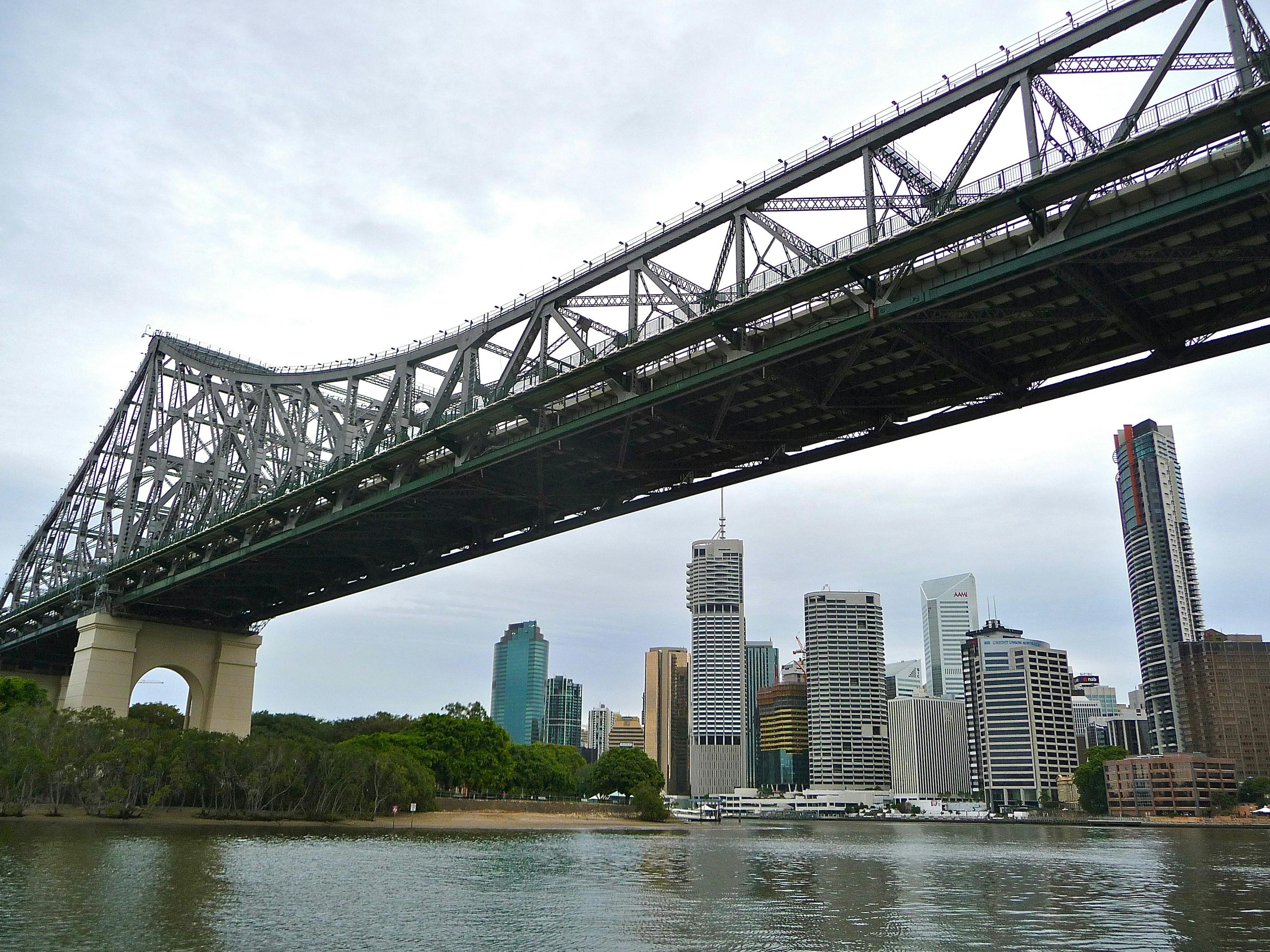 Flights from Munda to Brisbane